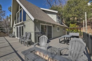 Dine alfresco or kick back & unwind on the wraparound deck
