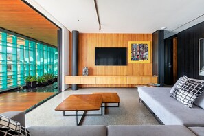 Communal lounge / TV room,TV and multimedia