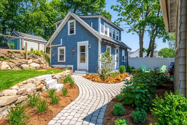 Welcome to Sandpiper by the Sea – Cottage!