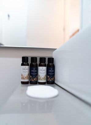 Bathroom amenities