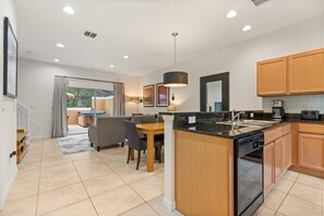 3056 Yellow Lantana Lane (6).jpg
