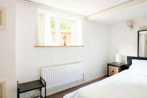 Bedroom 2 (1)