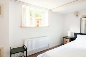 Bedroom 2 (1)