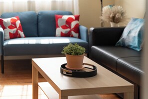 Living Room (2)