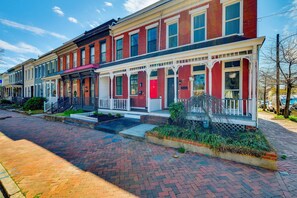 Parking | Free Street Parking (First-Come, First-Served)