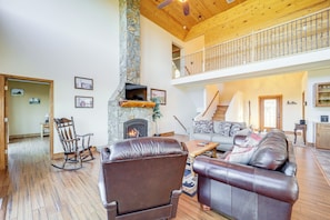 Living Room | Main Level