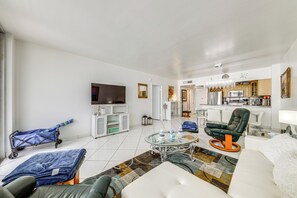 Living Room | Queen Sleeper Sofa | Smart TV | Balcony Access