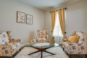 Conversation Corner | 1st Floor