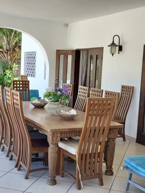 Outdoor dining