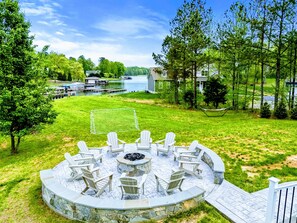 Family Moments, Lakeside – From backyard soccer to fireside laughter, this open space encourages play, rest, and everything in between.