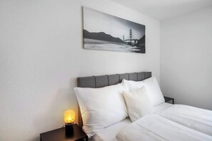Schlafzimmer mit Queensize-Boxspringbett