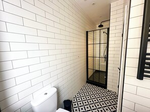 Toilet & Shower