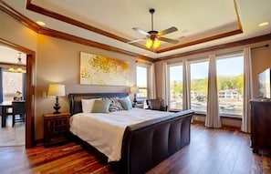 Not one but TWO master king suites ensure your crew has the space they need to experience the relaxation and luxury of the Porto Cima area at Lake of the Ozarks.
