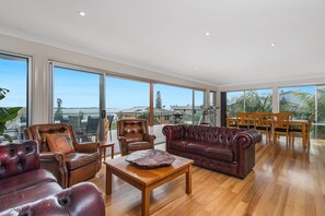 Sea Eagle Sanctuary Bonny Hills Mid North Coast 2445 Beachscape Holiday Rentals