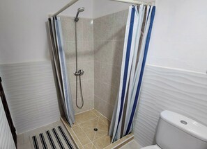 Cortijo Sierra Enmedio 1 - Shower Bathroom.