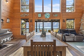 Family mornings with this view!