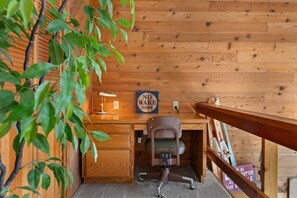 Office space for remote work at the lake!