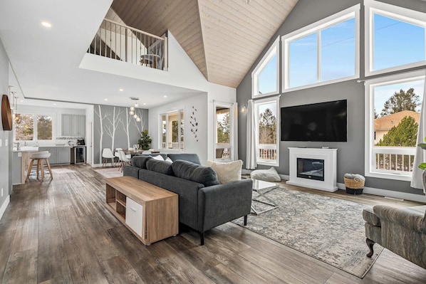 Enjoy a comfortable, stylish living room in this Radium Hot Springs vacation rental.