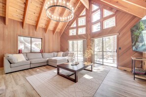 Sunken Living Room | 1st Floor | 2 Steps to Access | Central Heating