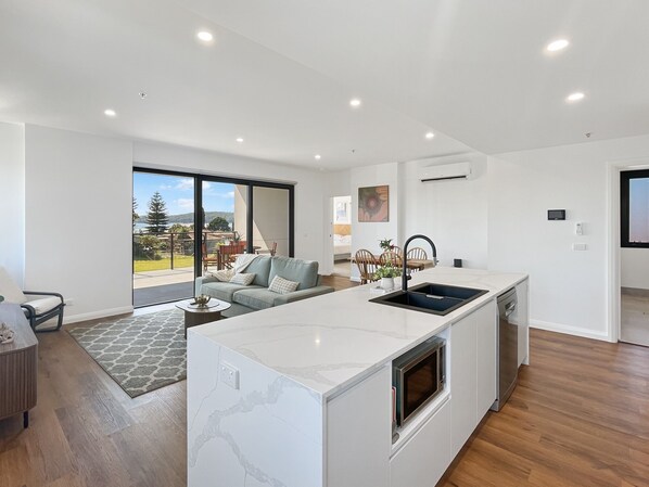 Living Area/Dining Area/Kitchen