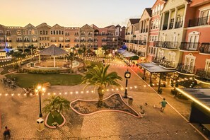 Enjoy a stunning courtyard view of the delicious restaurants, unique shops and lively night life.