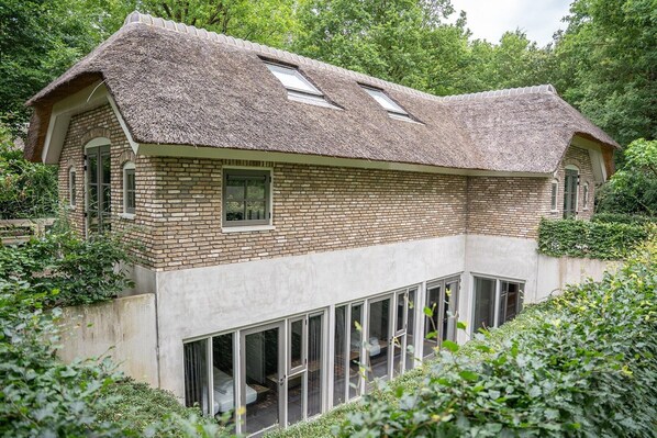 Außenseite Ferienhaus [Sommer]