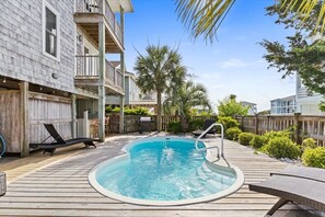 Dive into vacation mode! Your private backyard pool is waiting! 
