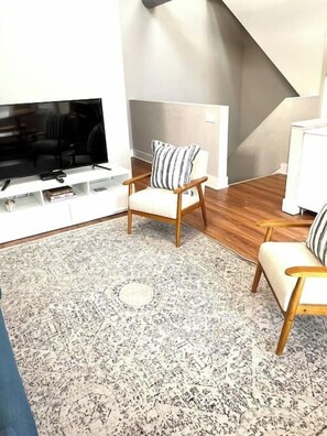 Living Room / Dining Room with Fully stocked kitchen