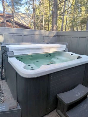 Bain à remous extérieur