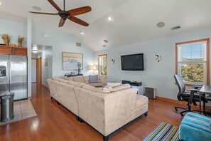 HIFR02: Reel Heaven | Living Area