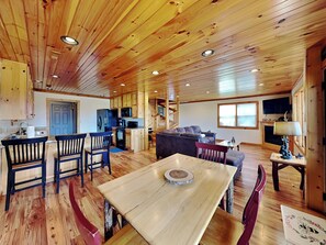 Open and Inviting Floor Plan