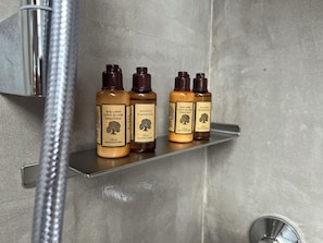 Bathroom amenities