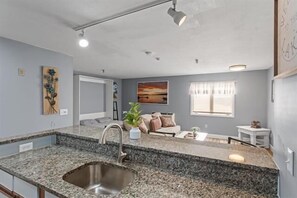 Kitchen (1)