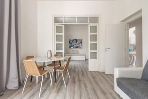 Villa Stesidelo | 1 Bedroom | Proximity to Mondello Beach | Charming Garden & Outdoor Dining Area | Palermo PA | Italy