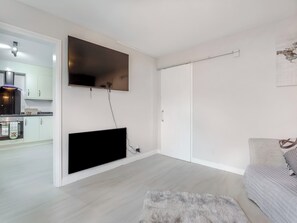 Living room/dining room | Failte Luxury Apartment, Inverness