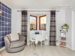 Living room/dining room | Failte Luxury Apartment, Inverness
