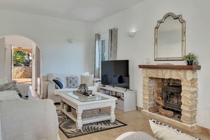 Living room (2)