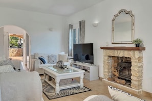 Living room (2)