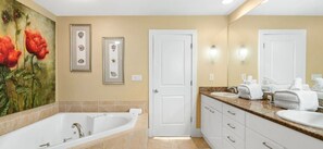 Master bathroom/ Jacuzzi Tub