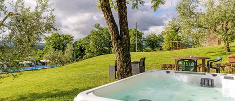Bain à remous extérieur