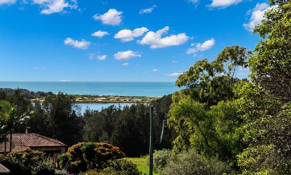 Lake & Ocean Views
