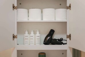 Bathroom amenities
