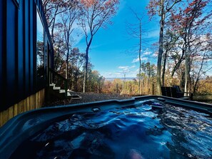 Hot tub available 365 days a year