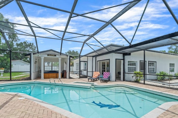 Welcome to Serenity Grove – your home away from home in sunny Tampa!