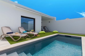 Holiday Home Swimming Pool