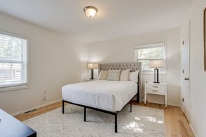 Bedroom #1: Comfortable queen bed