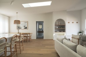 Living/Kitchen/Dining