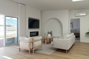 Living/Kitchen/Dining