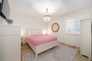 Bedroom #2 - Queen Bed