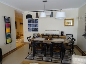 Sala de jantar , incluida na sala de estar